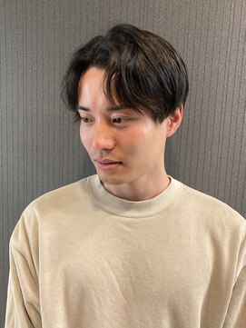 リリー(Lily) くせ毛を活かしたセンターパート 【理容】品川/パーマ/浜松町