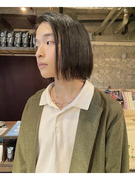 ロイジー(roijir) ジェンダーレスヘア×切りっぱなしボブ