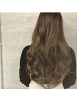 ワンデイ 表参道(oneday)&nbsp;大人可愛い大人美人ふんわりカール小顔カットショコラアッシュ