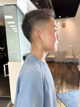 ジールヤマグチ 朝霧駅前店 【小学生カット】マーブ/イルミナカラー/白髪ぼかし/韓国