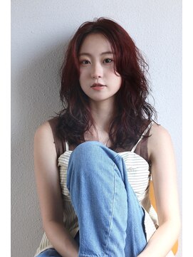 スリーヌーン(THREE noon) チェリーレッドメニュアンスパーマ