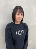 ショートボブ前髪ありウェーブミディアムブリーチなしカラー