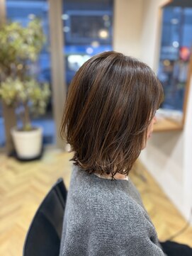 ノルン(Norn) レイヤーボブ