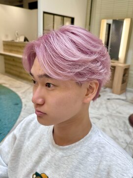 アテナ(ATENA) 直樹/アップバング/センターパート/ブリーチ/ハイトーン/ピンク