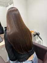 カミエ(kamie) ツヤ感たっぷりのブラウンロング × 大人っぽい仕上がり