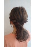 ツイストポニーテールヘアアレンジ♪【担当 木村沙織】