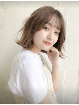 ルティア(Lutia) 大人可愛い外ハネミディ