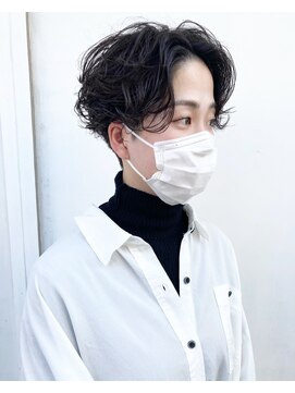 リビング 津田沼(LIVING) マッシュ/くびれヘア/ビタミンカラー/艶ボルドー[津田沼駅]