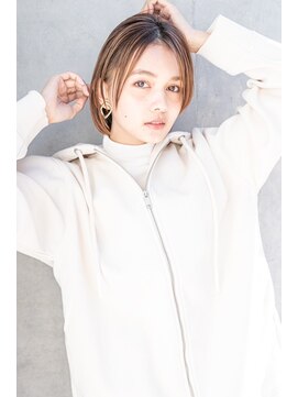 レゴ(REGO) グレージュカラーシルキーべージュ、デザインカラー斜めバング