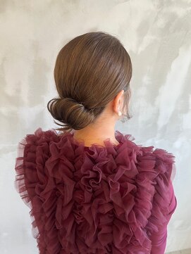 マイス(Mais) タイトシニヨン