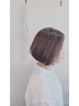 ナウラ(Naurra) ふんわりショートボブ