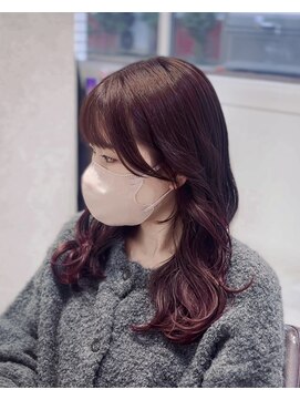 レンテ 千葉(LENTE) 暗めピンクブラウンで美白見え!顔周りレイヤー波巻きスタイル