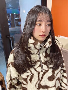 クシェル(kuschel) レイヤー韓国風巻きフェミニンロング似合わせカットぱっつん前髪