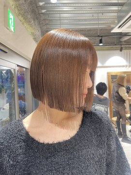 アドア 横浜(ADORE) 【ADORE横浜】ミルクティーブラウン×切りっぱなしボブ