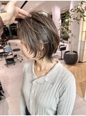 大人ハイライトベージュ黒髪カラー外ハネショートウルフ