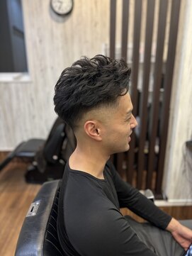 ライズヘアー(RISE HAIR) スキンフェード＋パーマ