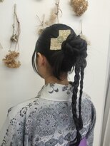 Hairmake&Bridal グレイス&nbsp;卒業式、成人式、セレモニーに♪カチモリ三つ編みアレンジヘア
