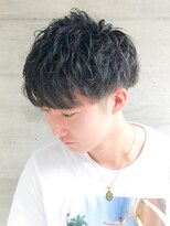 デネブ(Deneb)&nbsp;ツイスパ×縦落ちメンズパーマで個性を演出◎トレンドヘア