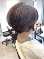 ネリ(NERi)&nbsp;横顔も綺麗☆丸みシルエットショートボブ