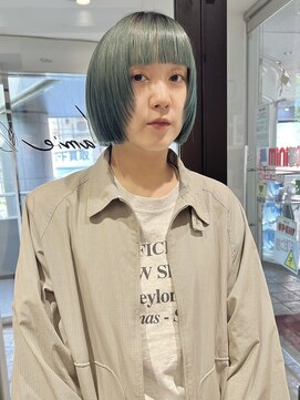 ラミエバイメルト 下北沢(lamie by melt) 顔まわりレイヤーミントオリーブカラーブリーチ切りっぱなしボブ