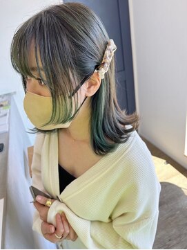 アーブル ヘアーアンドメイク(ARBRE) グリーンブリーチダブルカラーミディアム裾カラーインナーカラー