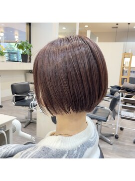 ワイスラッシュジングウ(Y / JINGU) 束感ミニボブ