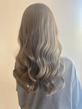 アウリィ(Aulii) 明るめグレージュカラー