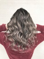 アンダーバーホワイト 泉佐野店(_WHITE)&nbsp;☆ ハイライトカラー　ケアブリーチ　ダブルカラー　イルミナ