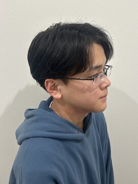 ヒュイル バイ ニアウ(Hwyl by Niau) メンズカットパーマニュアンスパーマセンターパートスパイラル