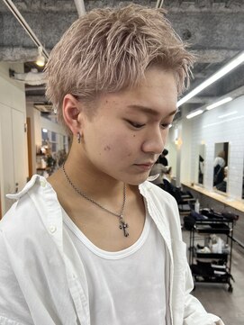 ガレージ バイ グリーン 原宿 表参道(Garage by green) 【SHUN】スパイキーショート×ハイトーン