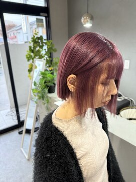 【EUNOS.】ツヤツヤピンクのパつっとボブ