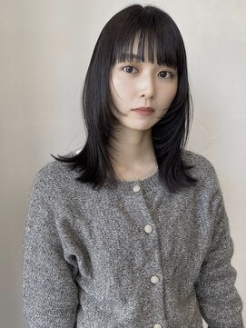 イル(ill) 外はねボブ　顔周りのレイヤー　切りっぱなしボブ　大須