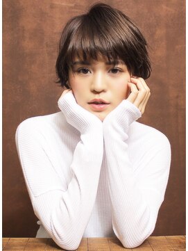 シアンデルカ(CYANDELUCCA) 外ハネ系耳掛けショート