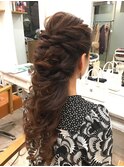 編み込みダウンスタイル