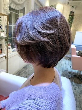 ティアナ(Tiana) 襟足スッキリショートボブ