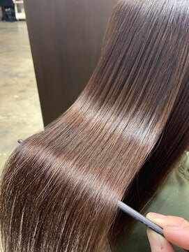 イレス 札幌駅南店(IRESU) パサつくエイジング毛にも弱酸性縮毛矯正