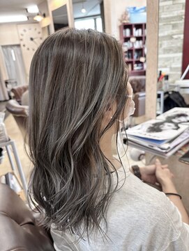 スーペリオル(Superior) ハイライト/ケアブリーチ/レイヤーカット/トリートメント