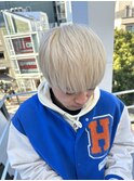 ホワイトブロンド/ケアブリーチ／メンズカット