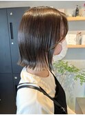 パツっとボブ × オリーブベージュ