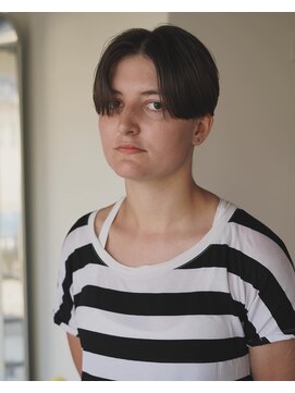 オルター(Alter) センターパートショート