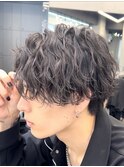 渋谷メンズパーマセンターパートウルフカットミディアムパーマ