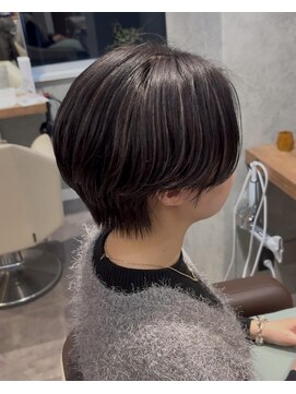 エン(en.) 細めでつくるコントラストハイライト