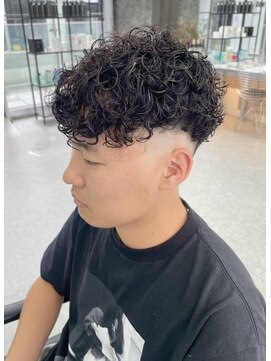 デュー 栄(DEW) 【DEW】スペインカール/プードルパーマ/フェード