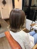 ロウスリー(Lowsly)&nbsp;春も切りっぱなしボブで楽にスタイリング　30代40代50代