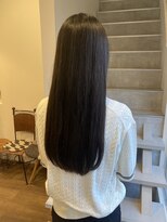 ケセラ(quesera)&nbsp;ツヤ感たっぷりのロングヘア