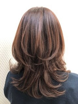 ゆるふわ無造作パーマ ロングレイヤー くびれヘア 30代40代 L クオリス 上福岡店 Qualis のヘアカタログ ホットペッパービューティー