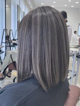 クアトログランシュ ひたちなか店(QUATRO×GranCieux) ハイライトバレイヤージュ×ホワイトベージュ