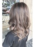 派手すぎないナチュラルなシークレットハイライト白髪カバーにも