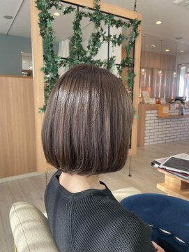 アドラーブル 長岡リップス旭岡店(adorable) 前下がりナチュラルボブ×グレージュ×20代30代