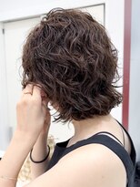 トニーアンドガイ 原宿店(TONI & GUY)&nbsp;グレーベージュ　くせ毛活かしウルフショート　前髪あり